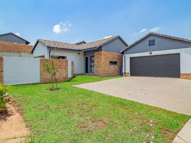 3 Bedroom House in Amberfield Valley
