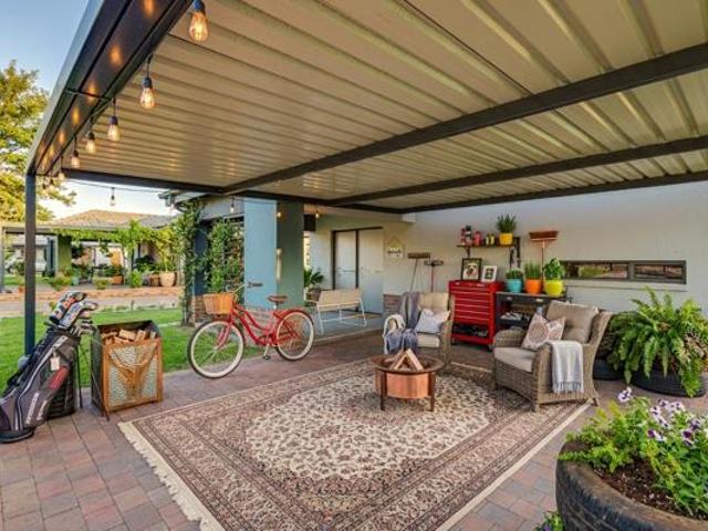 3 Bedroom House in Amorosa