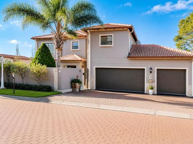 3 Bedroom House in Amorosa
