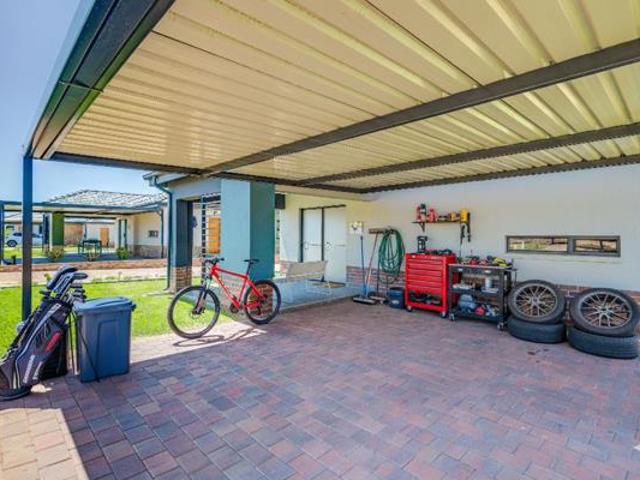 3 Bedroom House in Amorosa