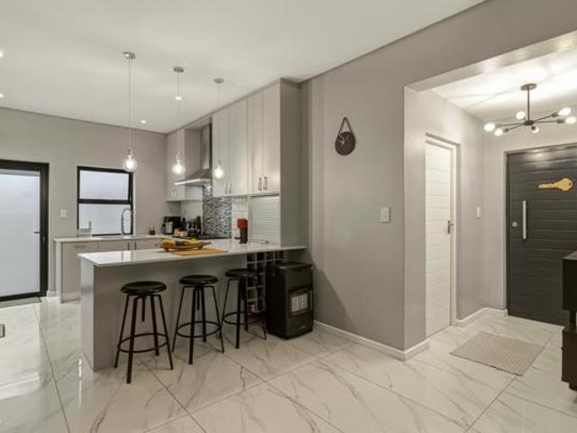 3 Bedroom House in Aan de Wijnlanden