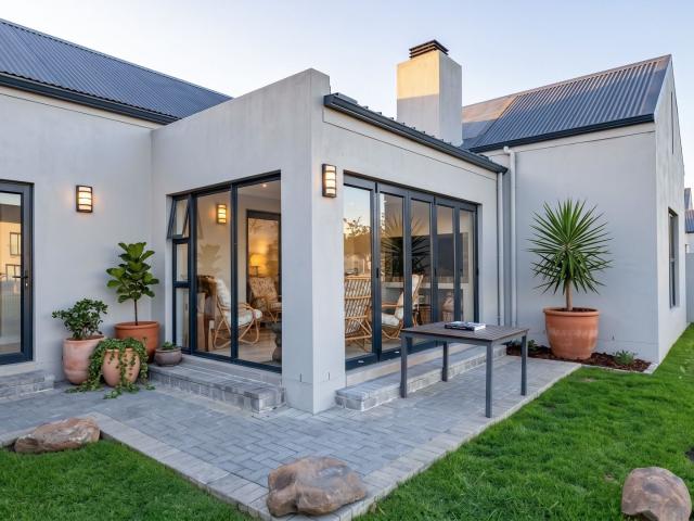 3 Bedroom House in Aan de Wijnlanden