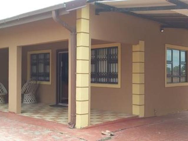 3 Bedroom House in Acaciaville