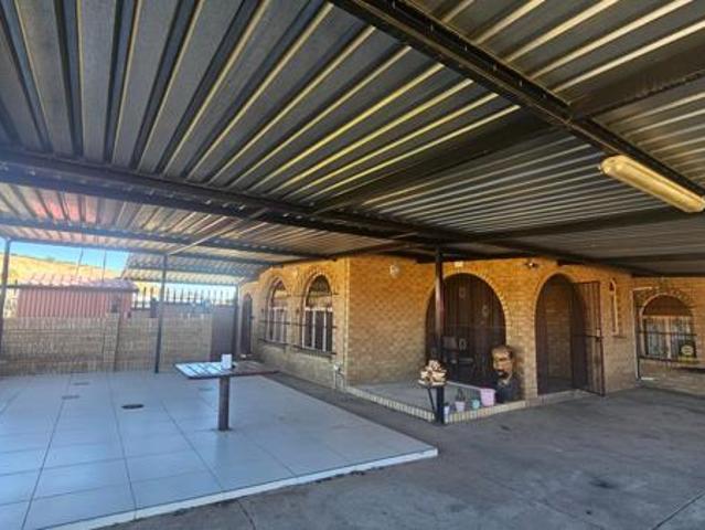 3 Bedroom House in Acaciaville