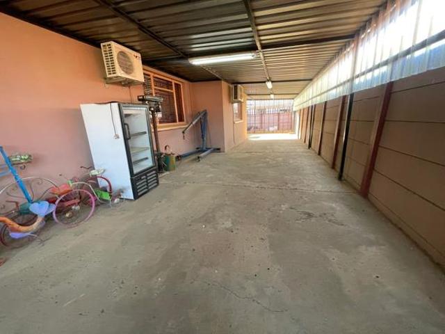 3 Bedroom House in Acaciaville