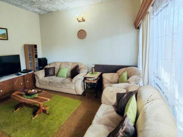 3 Bedroom House in Adamayview