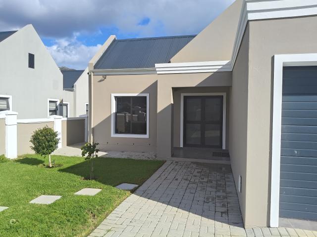 3 Bedroom House in Admirals Park