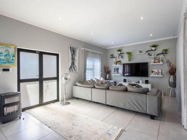 3 Bedroom House in Admirals Park