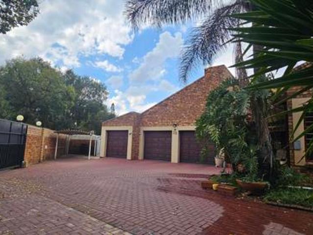 3 Bedroom House in Aerorand