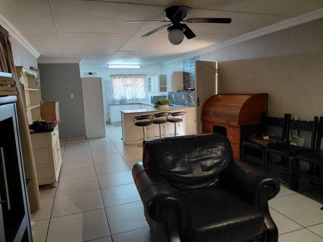 3 Bedroom House in Aerorand