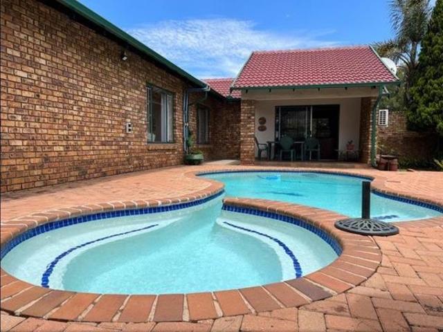 3 Bedroom House in Aerorand