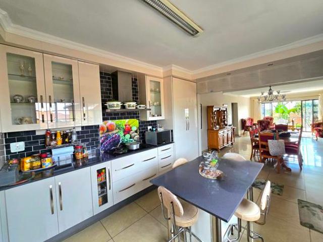 3 Bedroom House in Aerorand