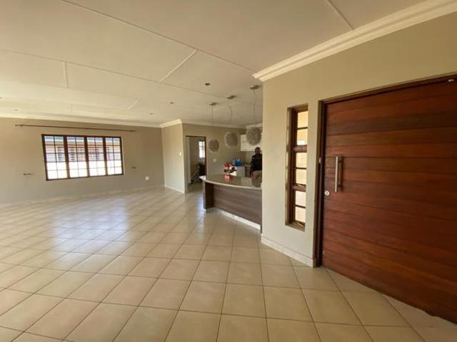 3 Bedroom House in Aerorand