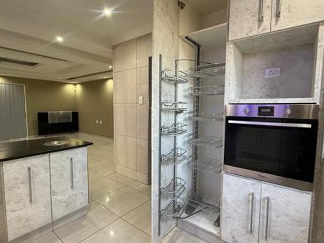 3 Bedroom House in Aerorand