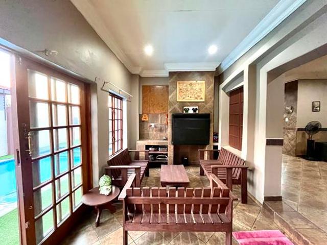 3 Bedroom House in Aerorand