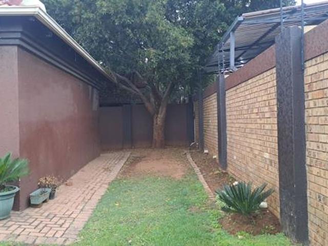 3 Bedroom House in Aerorand