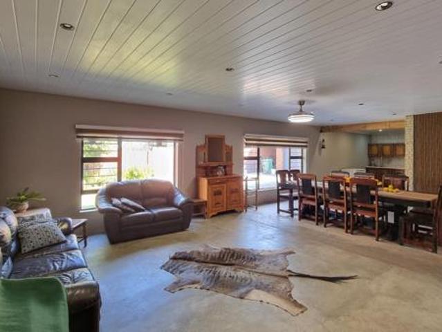 3 Bedroom House in Aerorand