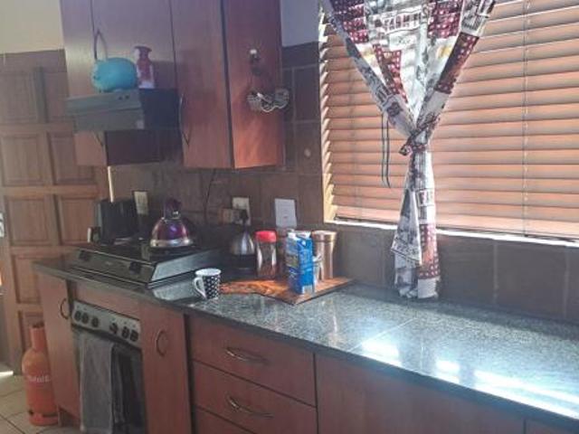 3 Bedroom House in Aerorand