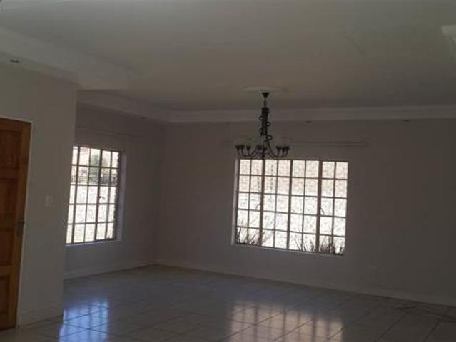 3 Bedroom House in Aerorand