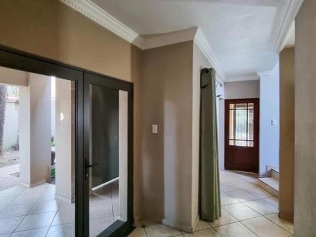 3 Bedroom House in Aerorand
