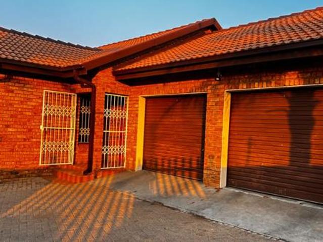 3 Bedroom House in Aerorand