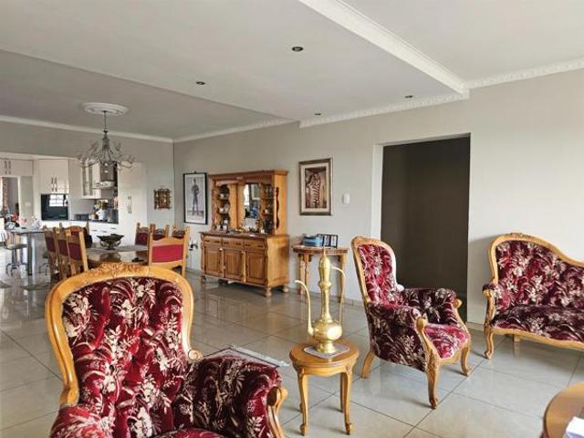 3 Bedroom House in Aerorand