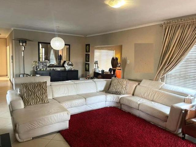 3 Bedroom House in Aerorand