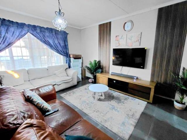3 Bedroom House in African Jewel