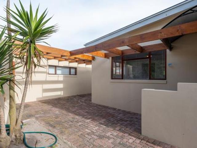 3 Bedroom House in Agulhas