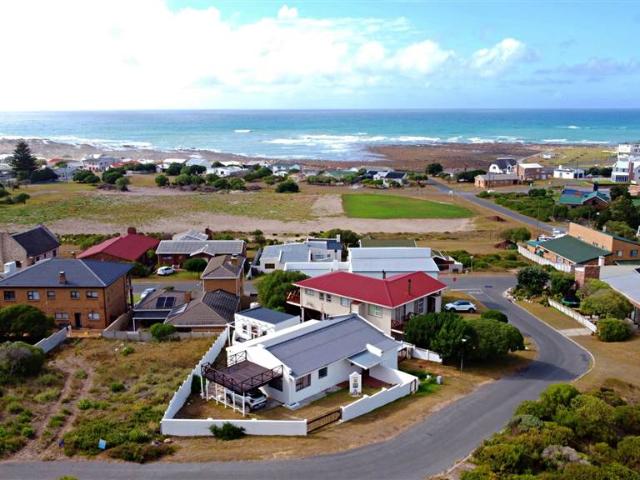 3 Bedroom House in Agulhas