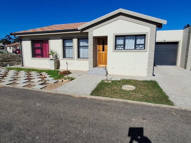 3 Bedroom House in Albertinia