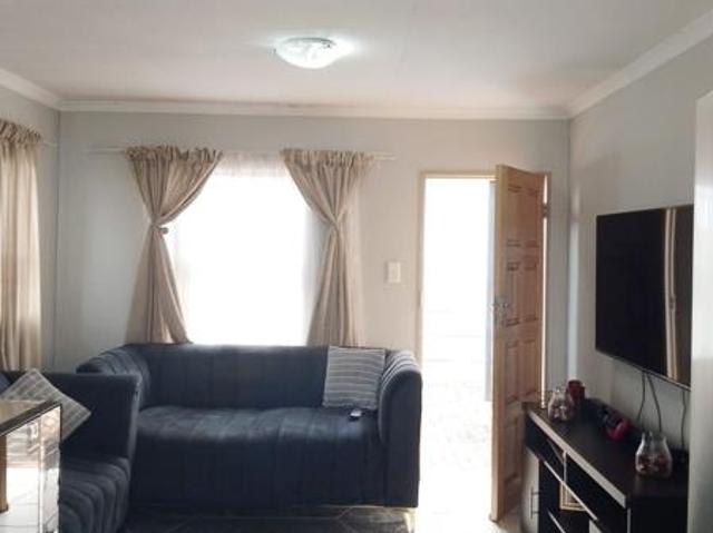 3 Bedroom House in Albertsdal