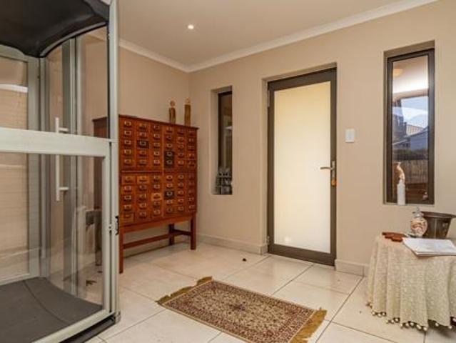 3 Bedroom House in Arabella Country Estate