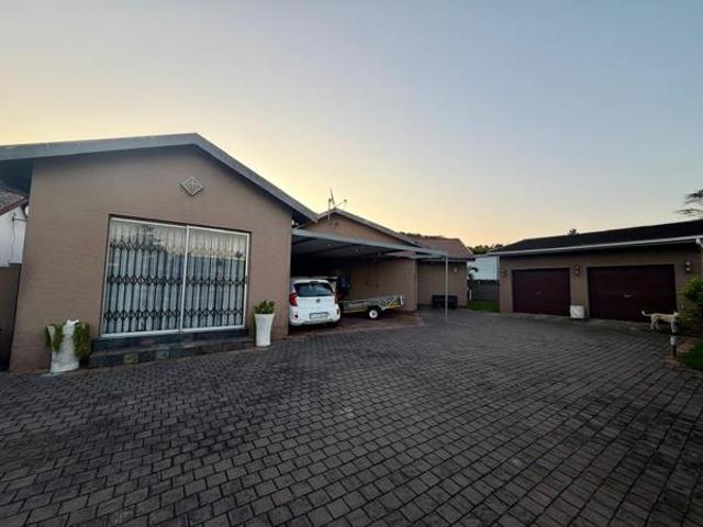 3 Bedroom House in Arboretum