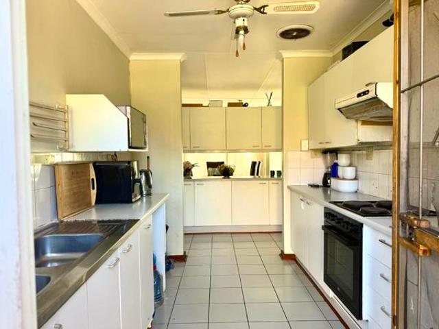 3 Bedroom Townhouse in Arboretum