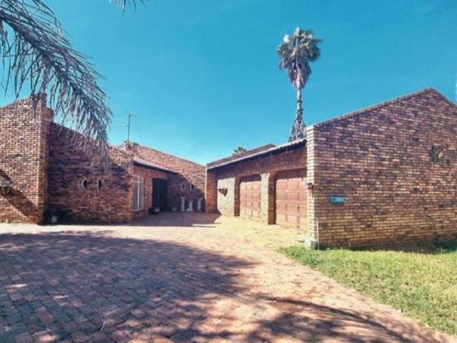 3 Bedroom House in Arcon Park
