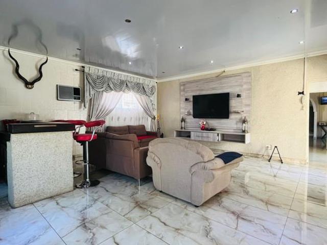 3 Bedroom House in Arcon Park