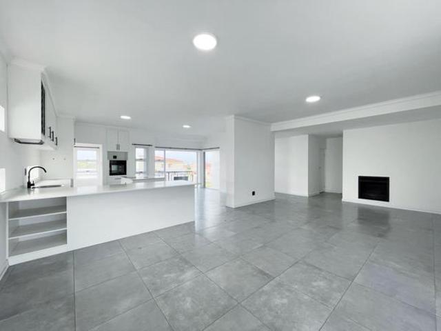 3 Bedroom House in Aston Bay