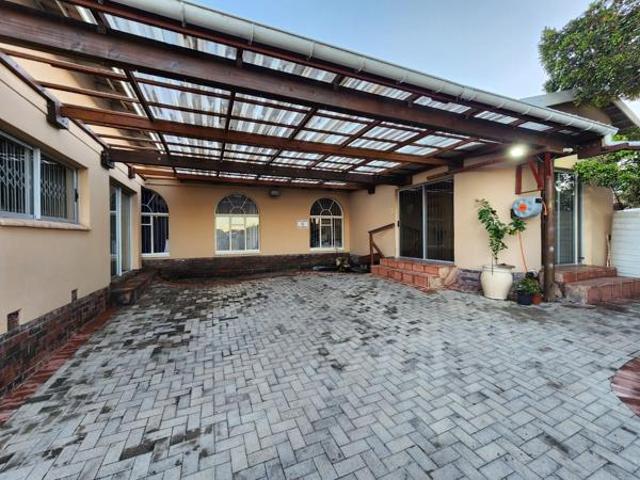 3 Bedroom House in Aston Bay