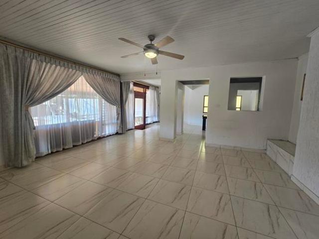 3 Bedroom House in Aston Manor