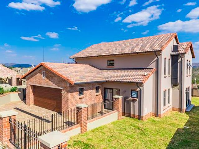 3 Bedroom House in Avianto Estate