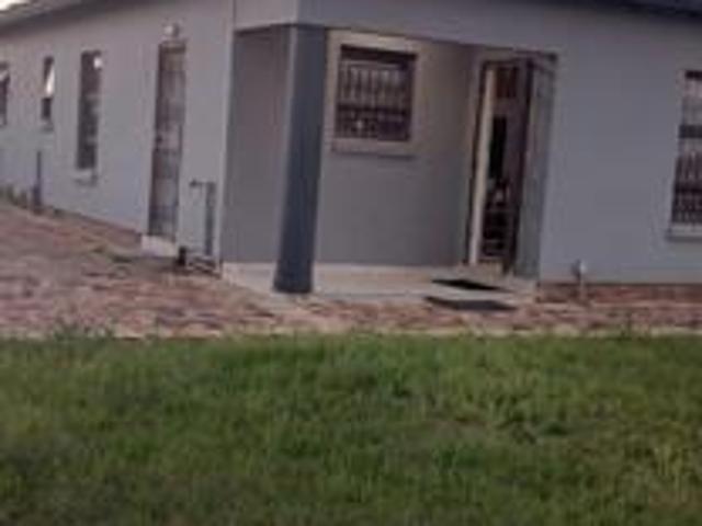 3 Bedroom House in Azaadville Gardens