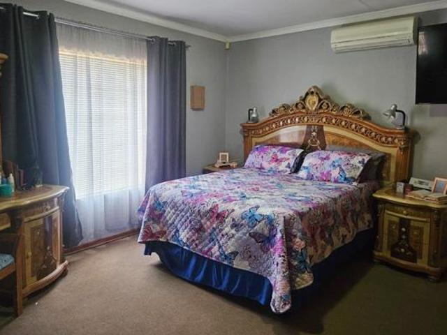 3 Bedroom House in Azalea Park