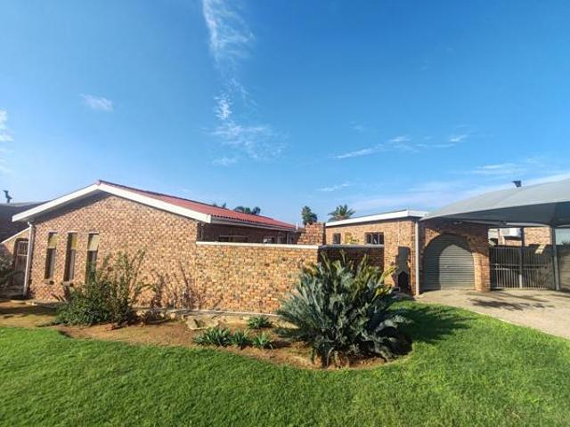 3 Bedroom House in Azalea Park