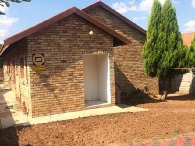 3 Bedroom House in Azalea Park