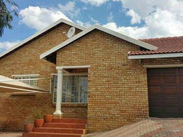 3 Bedroom House in Azalea Park
