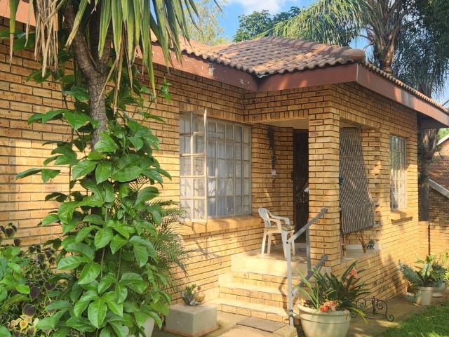 3 Bedroom House in Azaleapark