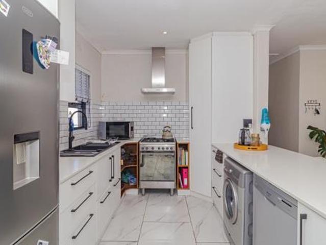 3 Bedroom House in Bothasig