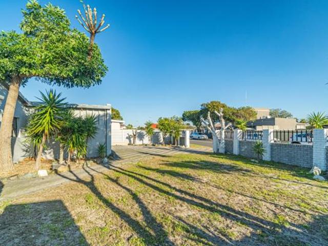 3 Bedroom House in Bothasig