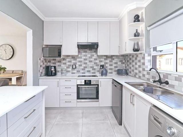3 Bedroom House in Bothasig